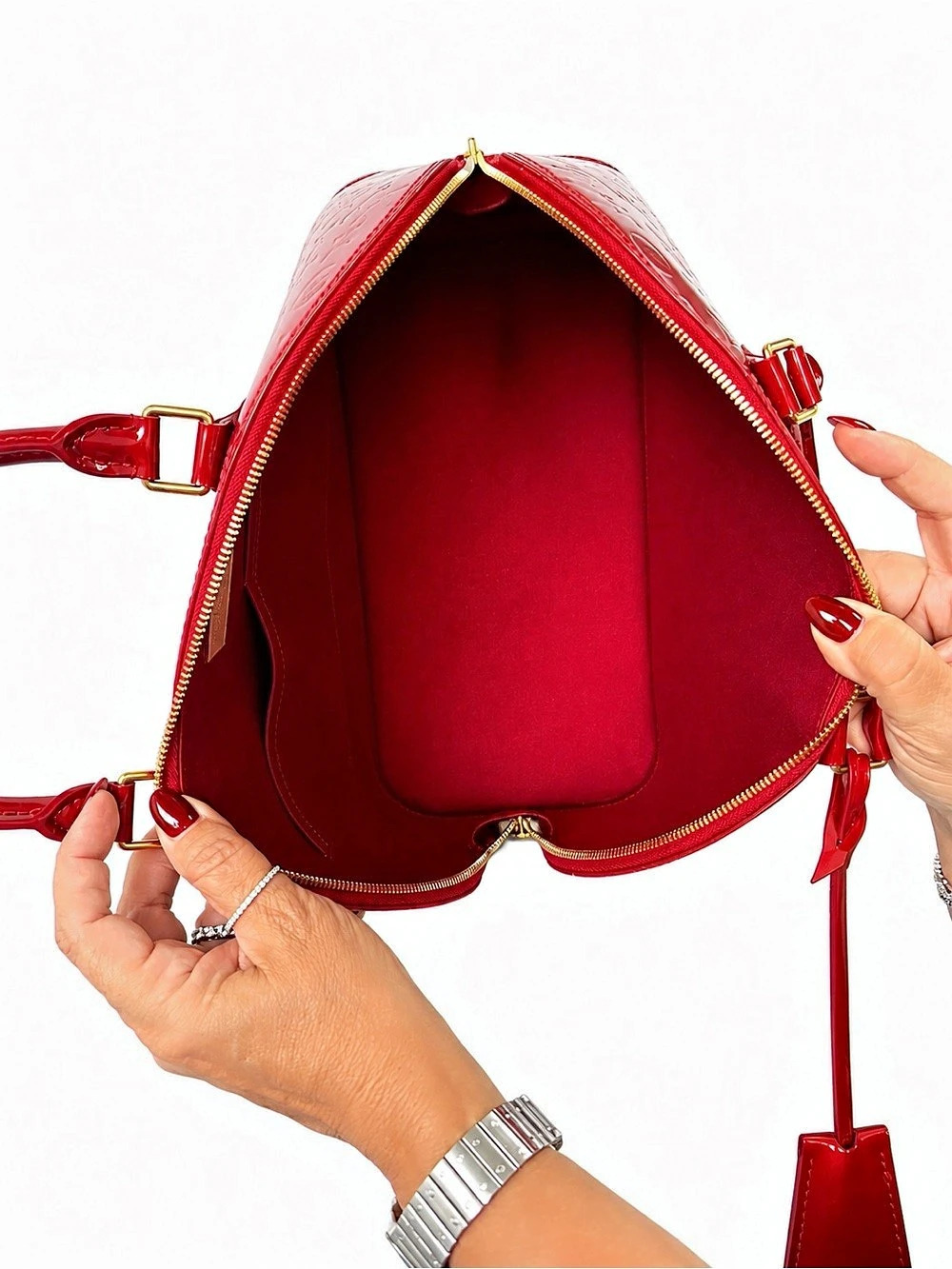 Louis Vuitton Alma PM Monogram Vernis in Red - Picture 5 of 8